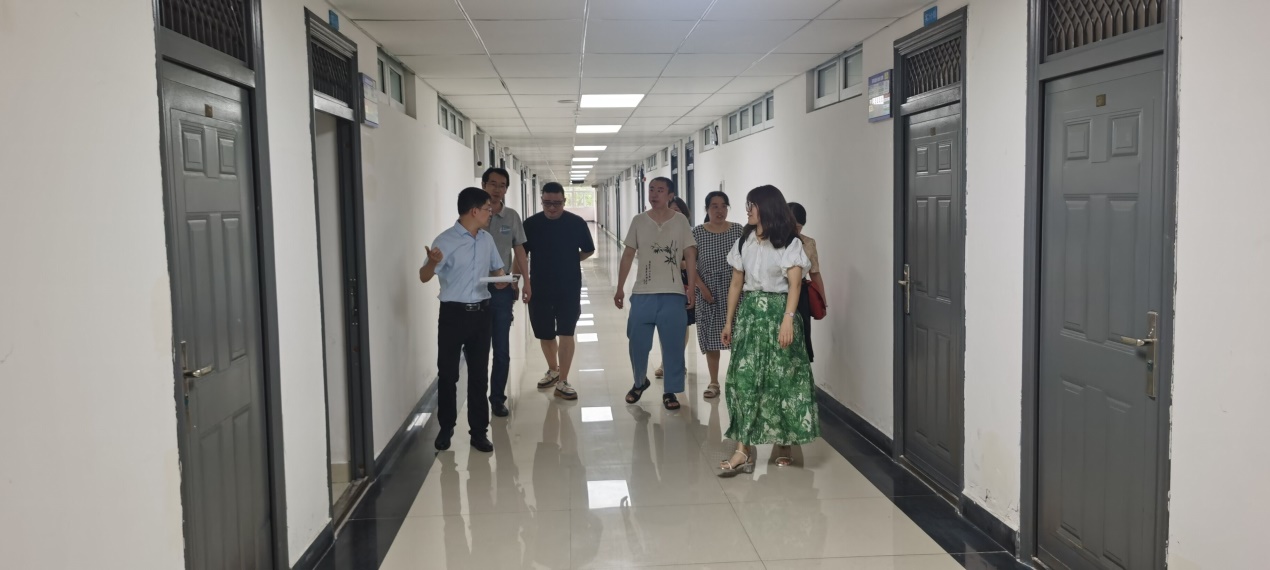 说明: F:\2024年医学基础部新闻稿\主任例会\第5次会议安全会议\照片\QQ图片20240620100653.jpg