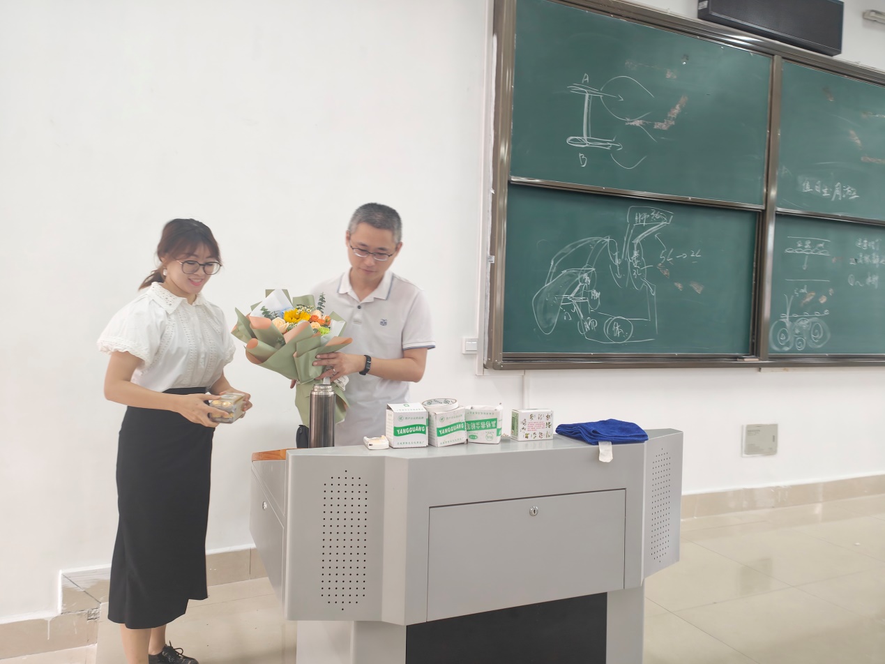 说明: C:\Users\Administrator\Desktop\2024教师节新闻稿\微信图片_20240910142943.jpg