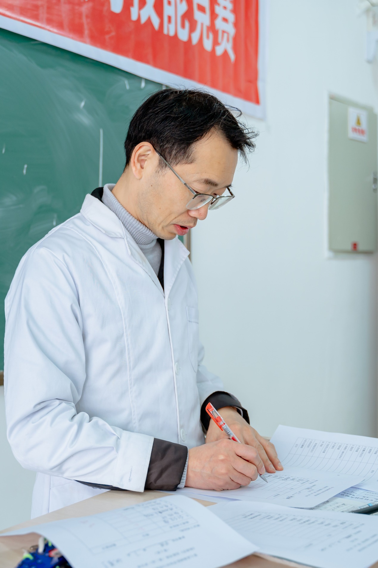 说明: C:\Users\Administrator\Desktop\新建文件夹\QQ图片20231214185813.jpg